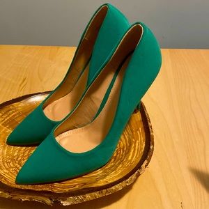 Just Fab Slightly Peached Emerald Green Stelleto